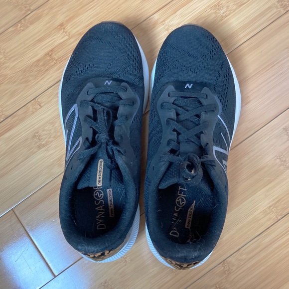 Black New Balance sneakers in leopard print, size 8 - Picture 5 of 6